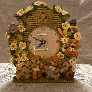 Charming Floral Teddy Bear Resin Wall/Stand Clock